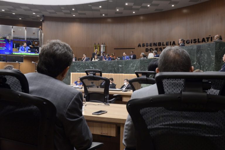 Deputados aprovam mais rigor no combate a incêndios criminosos