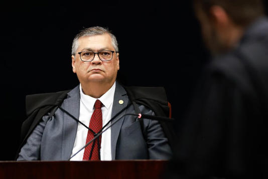 Dino rejeita integralmente pedido do governo Lula para rever decisão sobre emendas