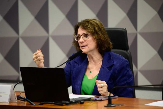Senadora Damares Alves anuncia diagnóstico de câncer: “Requer muita coragem”