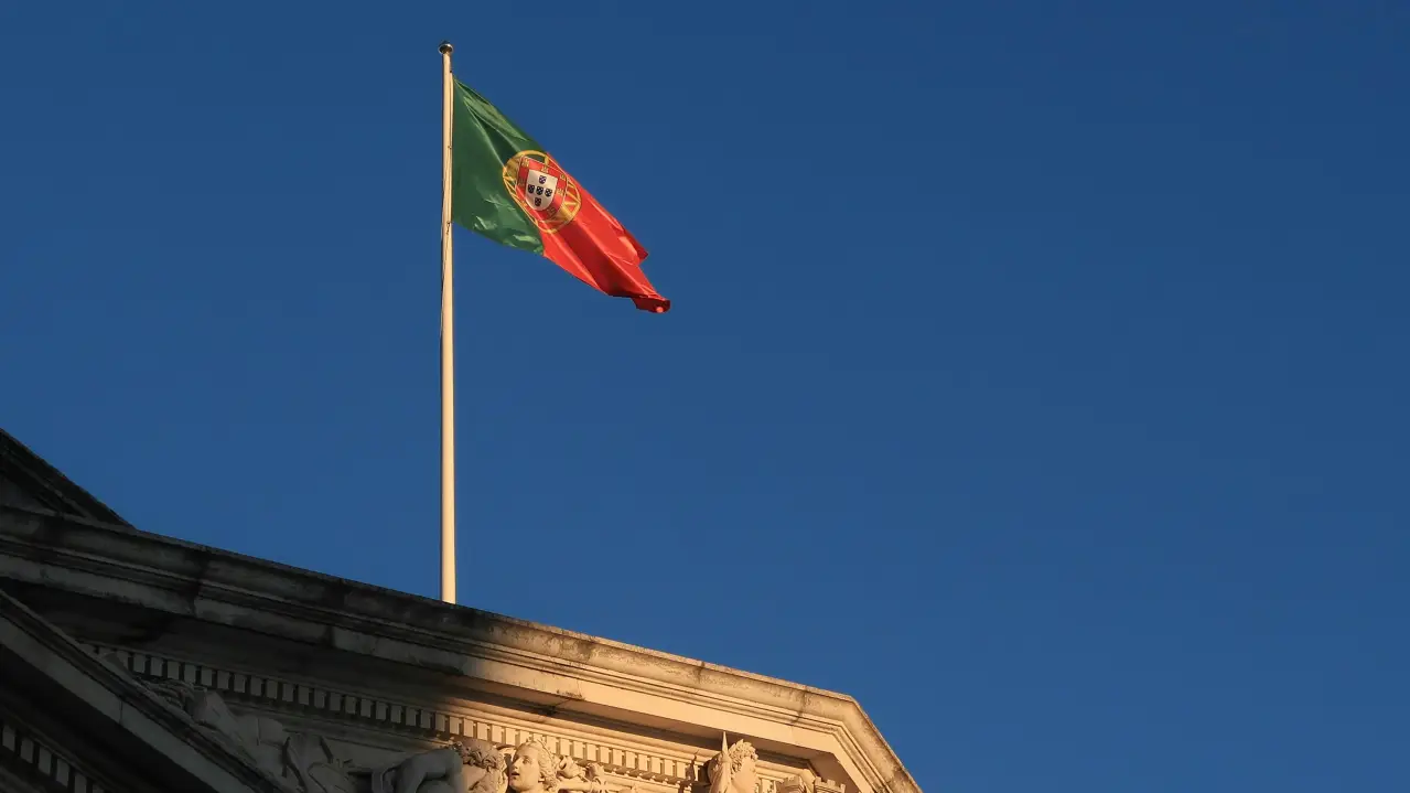 Imigrantes brasileiros ilegais em Portugal podem ser expulsos a partir desta quinta